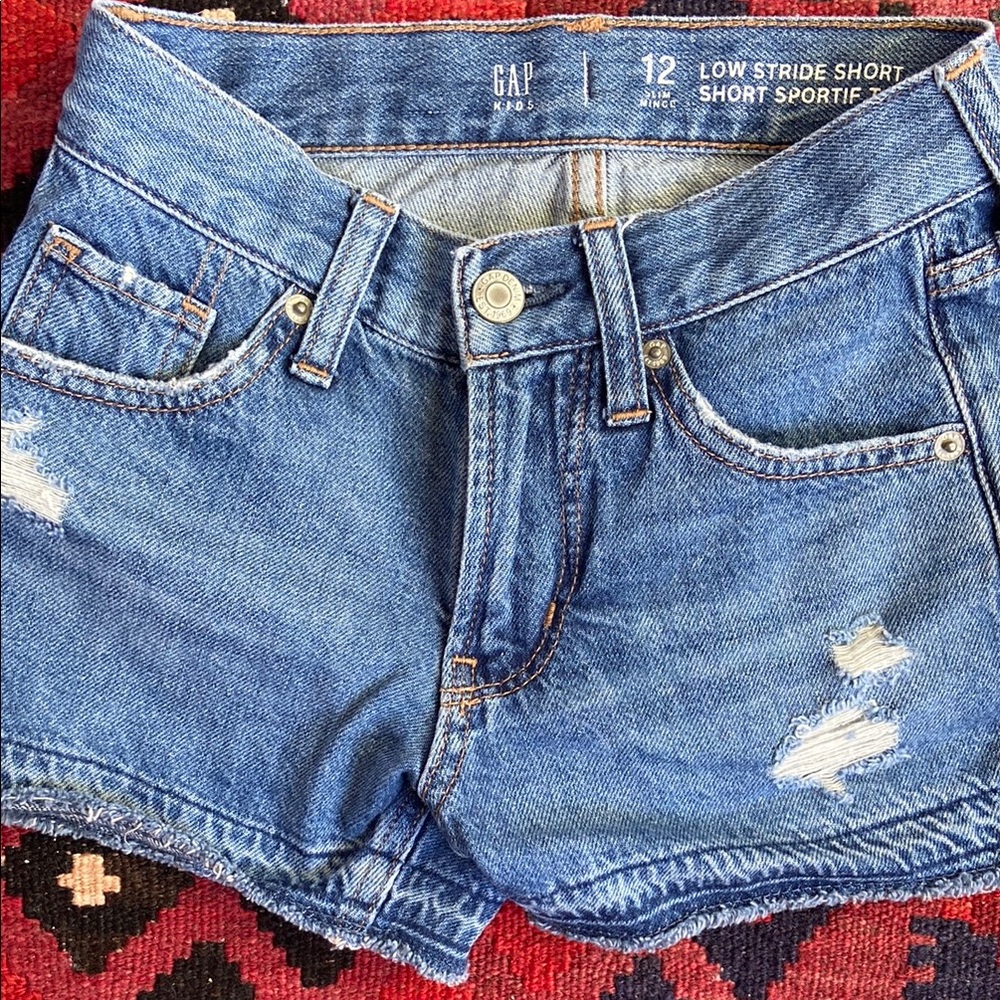 GAP Kids Low Stride Shorts in size 12 slim fit